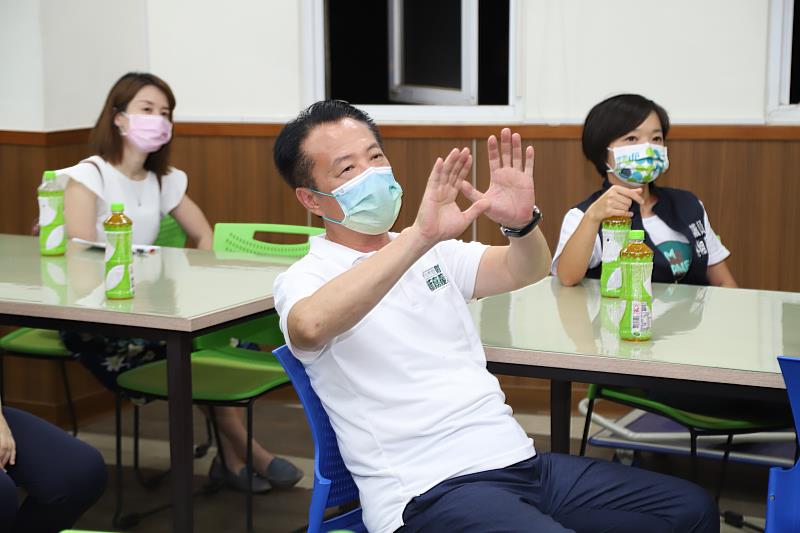 校園增設夜間照明 照亮晚自習學子回家路