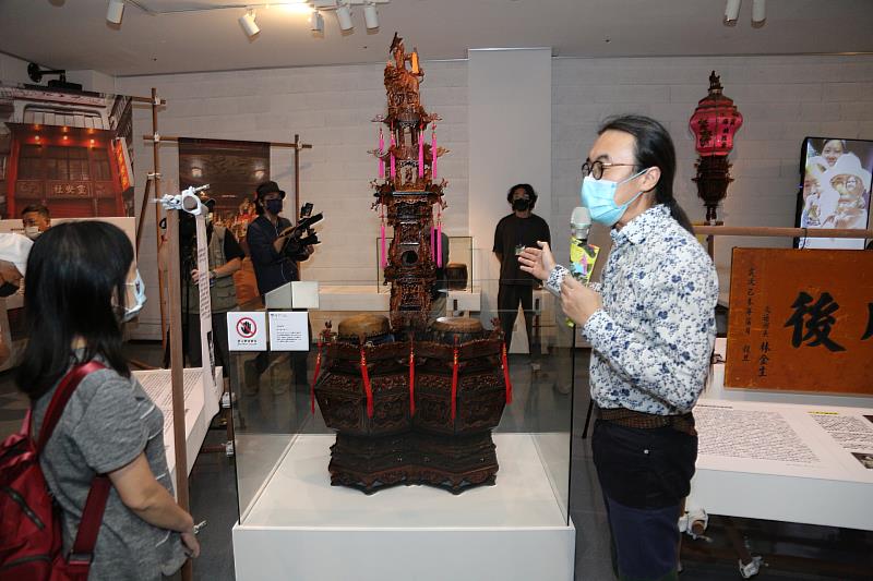 策展人王鼎曄教授展場導覽解說