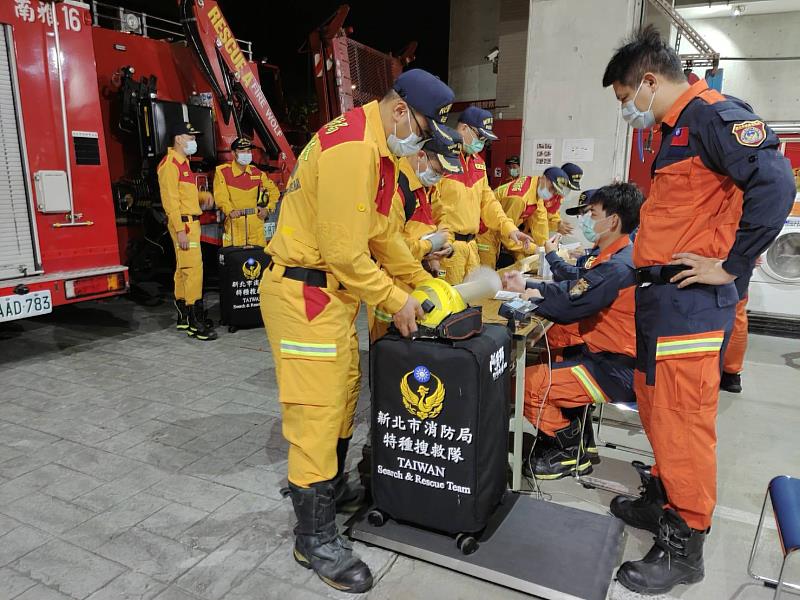 新北市政府消防局將全面配合中央徵召前往日本協助救援。