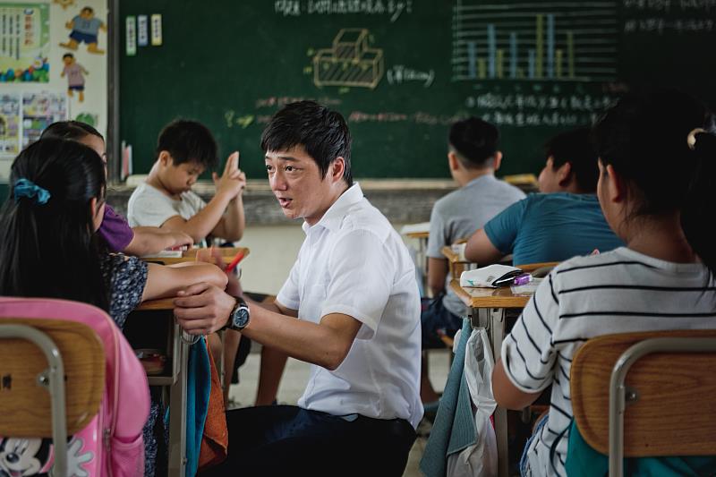 藍葦華擔任期末考男主角(劇組提供)