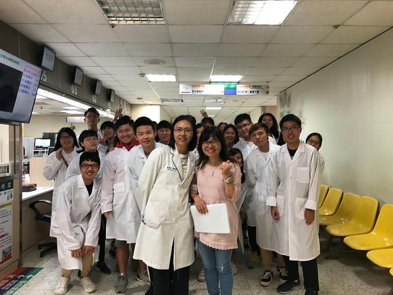 林孟亮教授帶同學參訪北港媽祖醫院