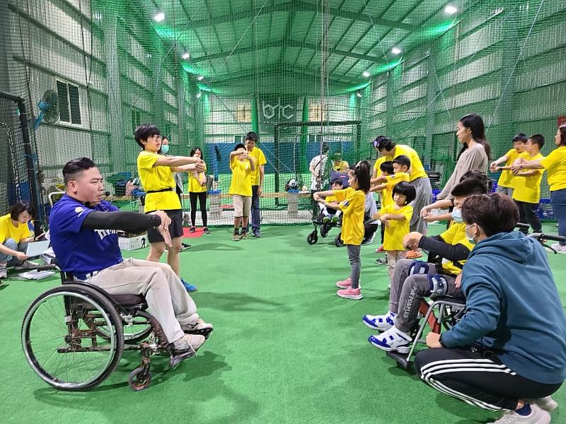 「高雄希望小太陽」身障兒童棒球隊練球(疫情前拍攝 由球隊提供)