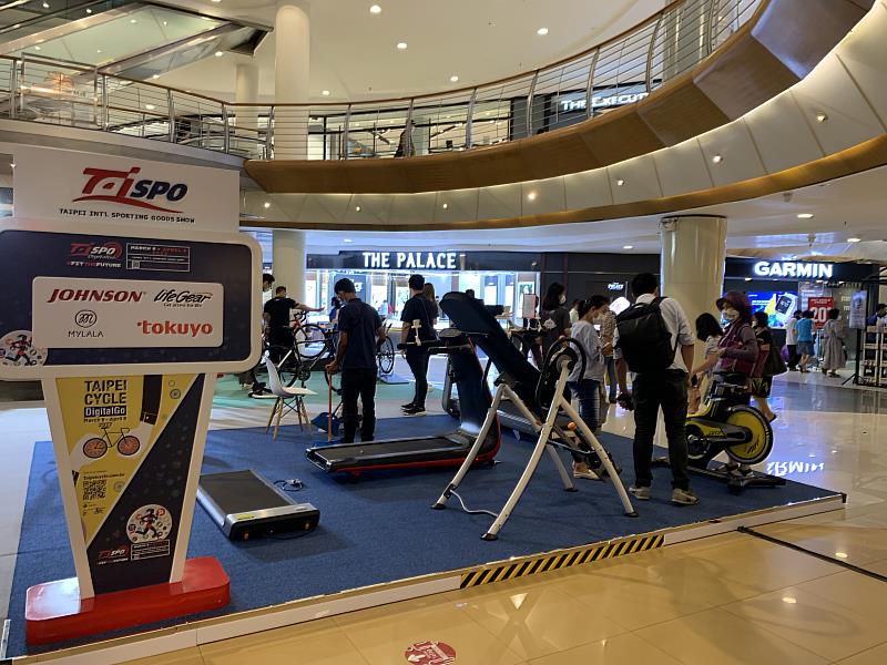 TAIPEI CYCLE及TaiSPO首次於印尼購物中心設立展示區，宣傳效果驚人。