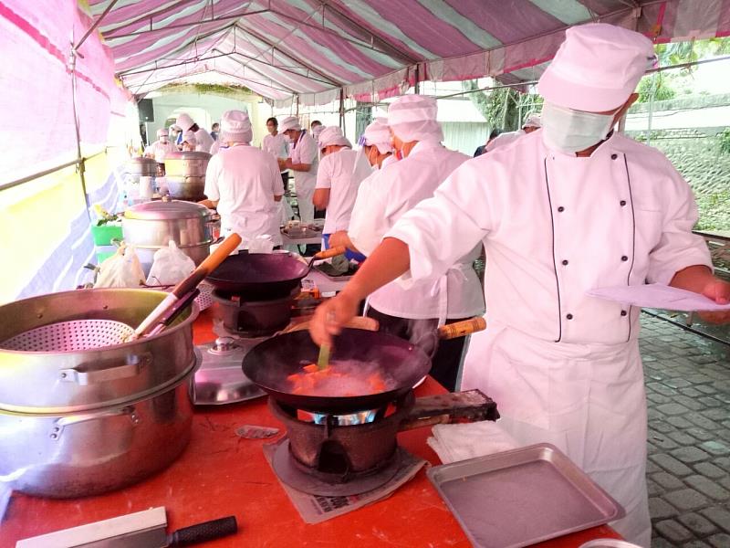 齊聚食堂－臺東食材新風味 縣府推據點供餐服務人員在職訓練展廚藝 關山鎮豐泉社區協會奪金