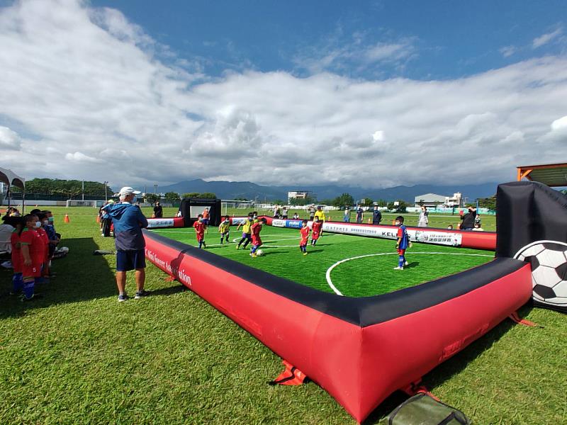 110年度國民小學迷你足球賽臺東站今萌萌開踢 24隊小小球員足下競技