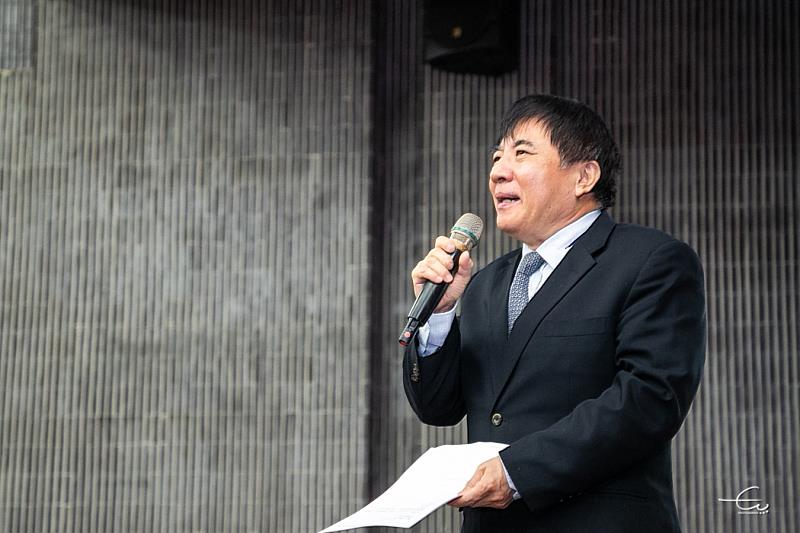 海大校長許泰文說鍾孫霖院士對於大陸板塊構造的認識有相當大的貢獻