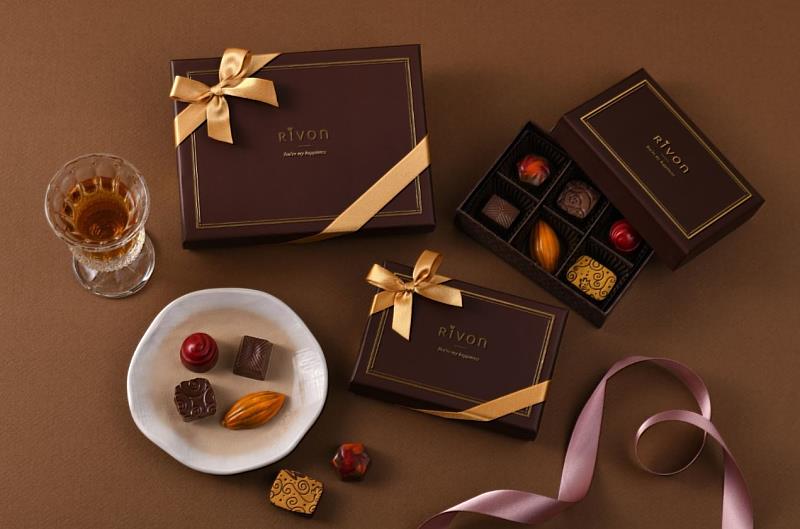 帶有濃郁熱帶風情的RIVON BONBON手製「果風濃情巧克力禮盒」。