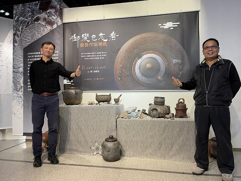 作者鄧丁壽老師與李秘書明俊