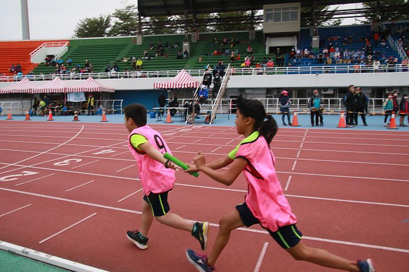 臺東縣國中小大隊接力賽創歷年隊伍及人數最多 今日熱鬧登場