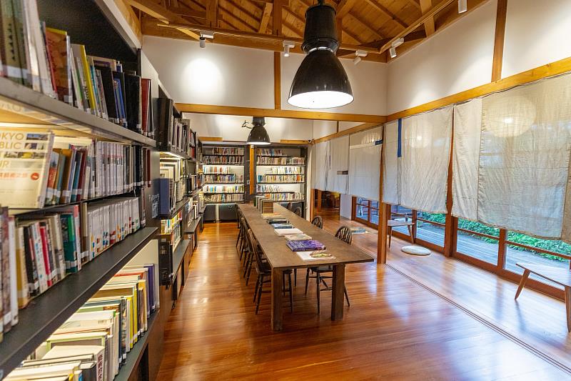 作為一座公共圖書館，文房．文化閱讀空間展現了老房子修復再利用的更多可能性