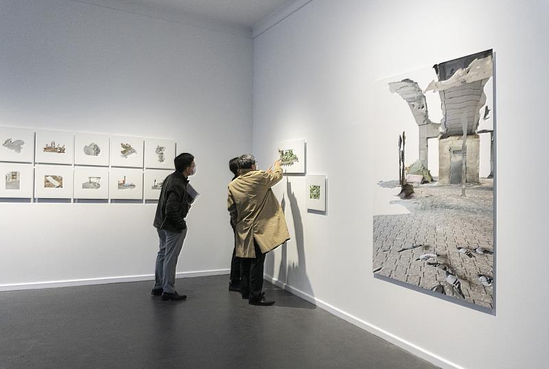 藝術家陳乂導覽展覽《地衣》（Lichen）