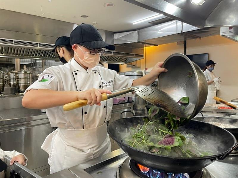 此次義煮，經過無數次的研究及試菜，設計3菜1主餐，希望讓長者們營養均衡。