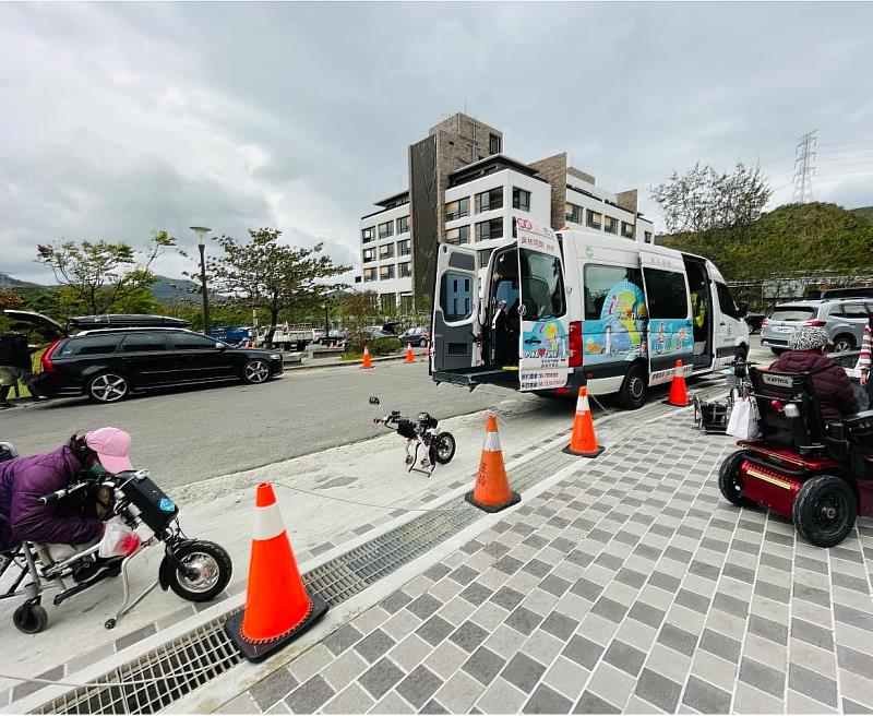 來四重溪溫泉季泡湯 賞美景 復康巴士、接駁車提供貼心專屬服務