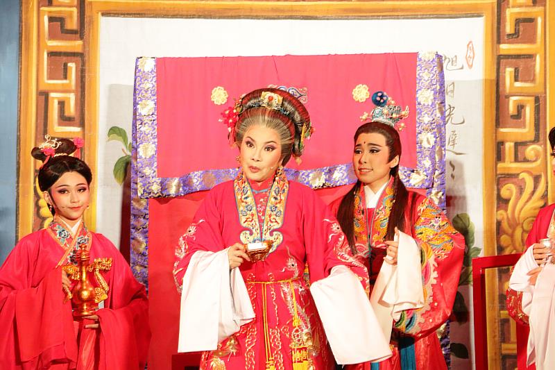 唐美雲歌仔戲團-佘太君掛帥演出劇照