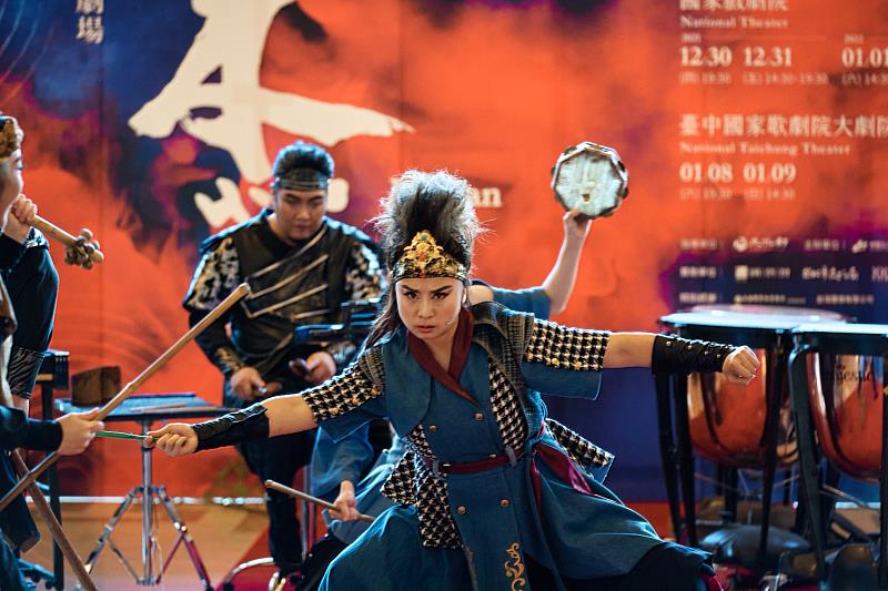此次演出擔任京劇木蘭之一的的黃宇琳