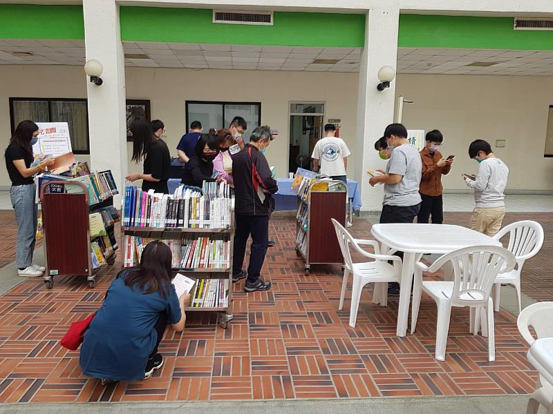 通閱車巡迴縣府 一次借10本送咖啡！