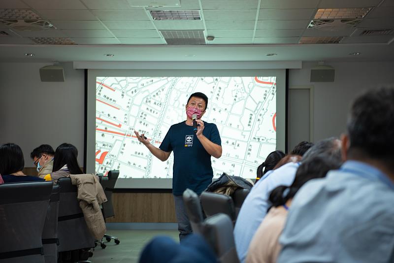 米街人文會社召集人陳宏斌先生分享「街區交陪境_從米街談起」。