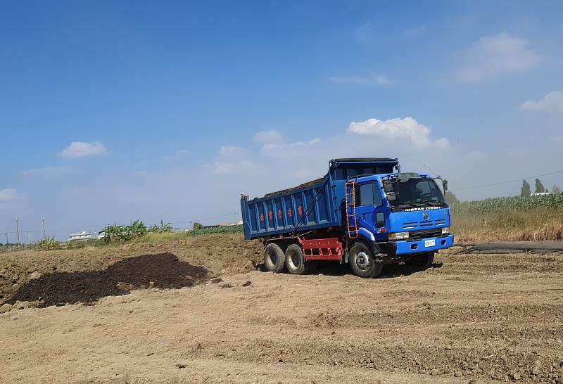 義竹農地施用有機肥未符合產品規範，開罰！