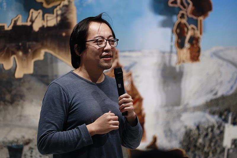 藝術家許家維致詞情形