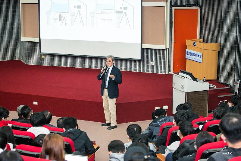 劉院士說地震、海嘯是天然災害無法防止，但可以建立預警系統減少損害