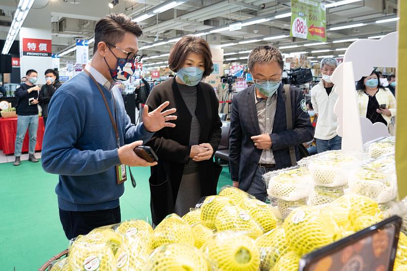 好釋＋1 好事加起來 接粒挺鳳梨釋迦 饒慶鈴攜手賈永婕與家樂福邀全民吃好釋、做好事