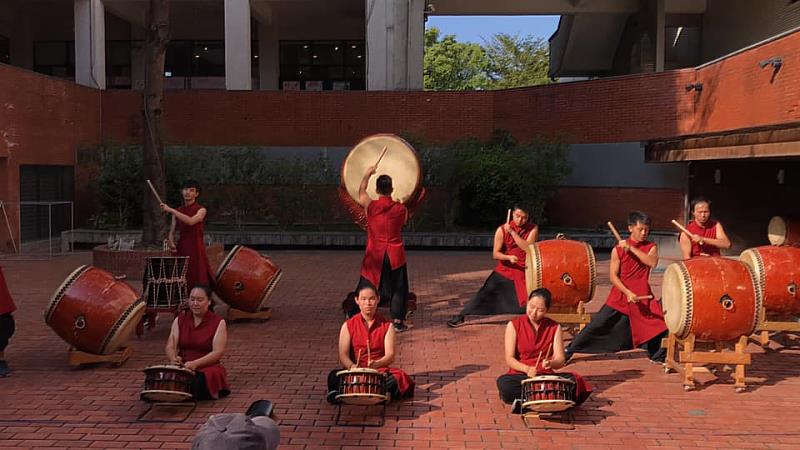 本節目邀請雲林縣年度傑出演藝團隊「太日樂集」鼓團現場擊樂，帶來更震撼的聽覺體驗。