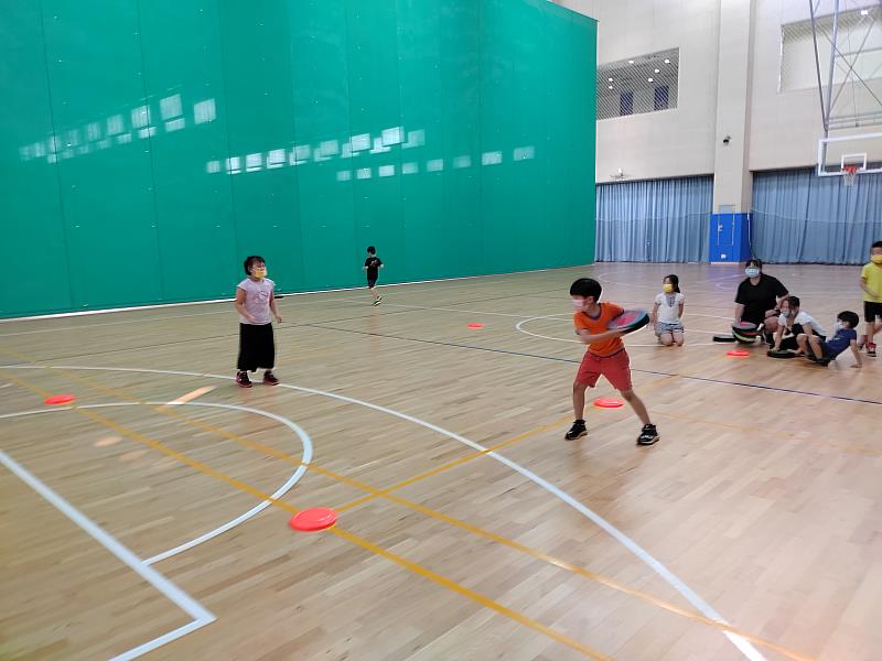 遊戲結合運動 林口國民運動中心「躲避飛盤冬令營」兩人同行 報名9折