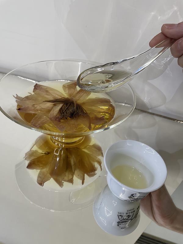 跨年限定「茶都蓮香茶」 花、茶、香一次滿足