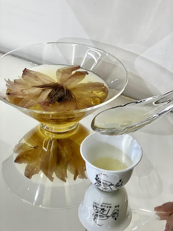 跨年限定「茶都蓮香茶」 花、茶、香一次滿足