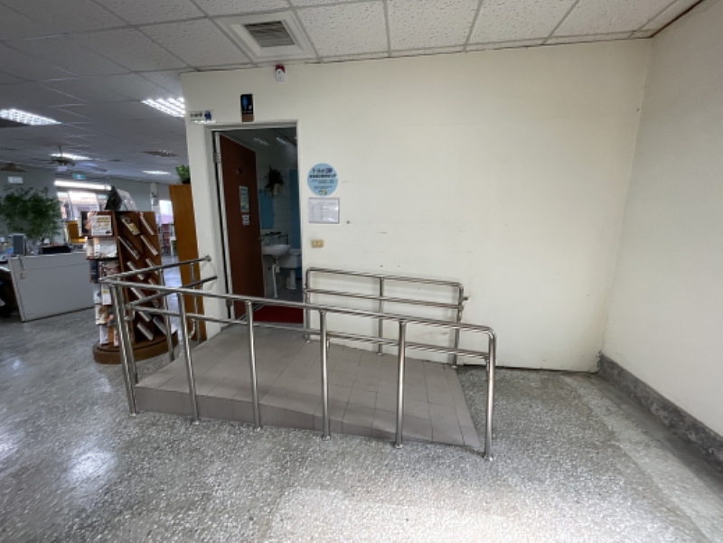 嘉義縣積極推動公有老舊公廁修繕 如廁環境更舒適-布袋圖書館