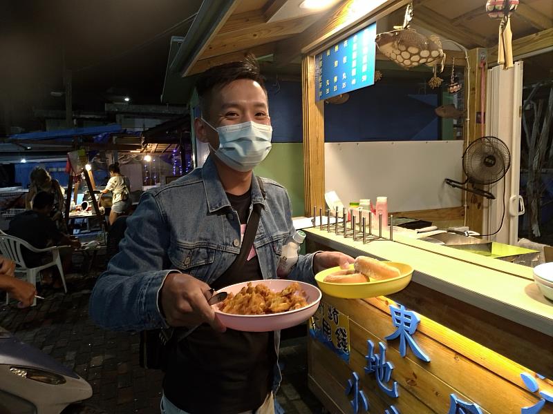 臺東縣政府推減廢逛蘭嶼夜市呼籲民眾自備環保餐具 讓環境越夜越美麗