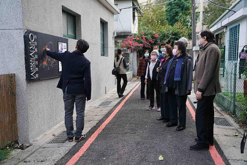羅景中館長介紹有章藝術博物館和當代藝術雙年展《複調神話》。