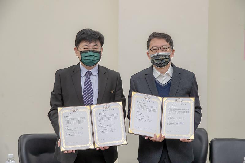 嘉藥與台灣物聯網協會簽訂合作協議