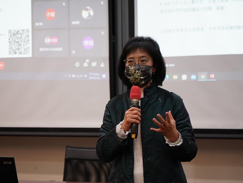 東華大學社會參與中心顧瑜君老師開場致詞。