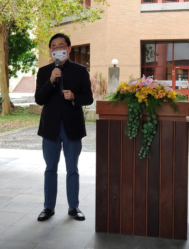 東華大學趙涵捷校長為揭幕儀式致詞。