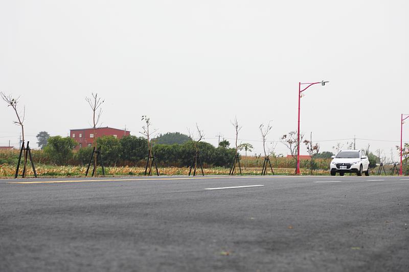 翁縣長視察嘉義縣義竹鄉縣道163線道路改善工程