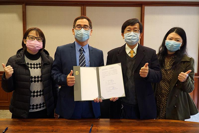 大葉大學資管系與行動學習科技簽訂合作備忘錄