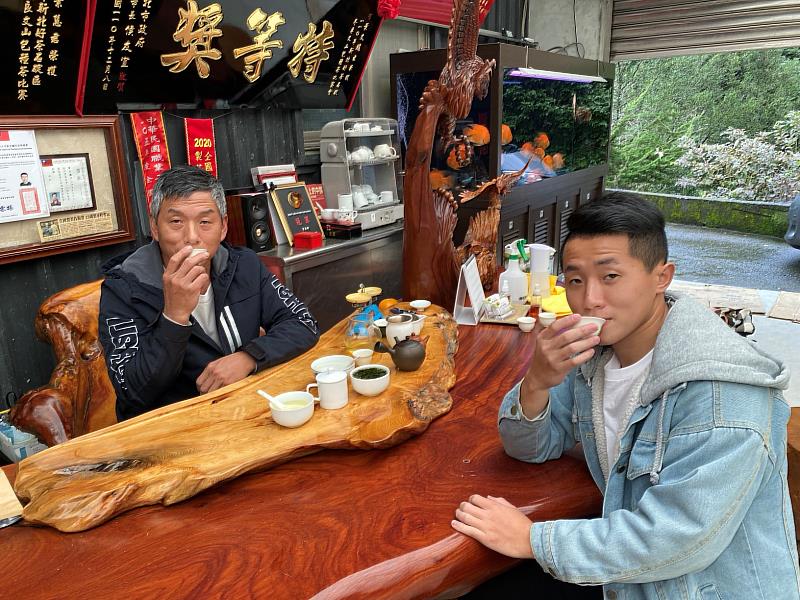 葉文鵬父子邀您虎年喝好茶