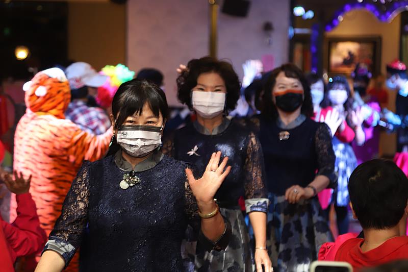 防火創意宣導亮眼！嘉義縣消防局宣導訓練換裝走秀登場
