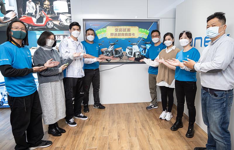 2. Ionex超錢補助電視廣告今日首播正式為新一波促銷優惠加大宣傳。KYMCO Ionex打破市場慣性，破冰前行領先業界「為你先發 超錢補助」釋出消費者三大利多1補2送3免費震撼搶市！