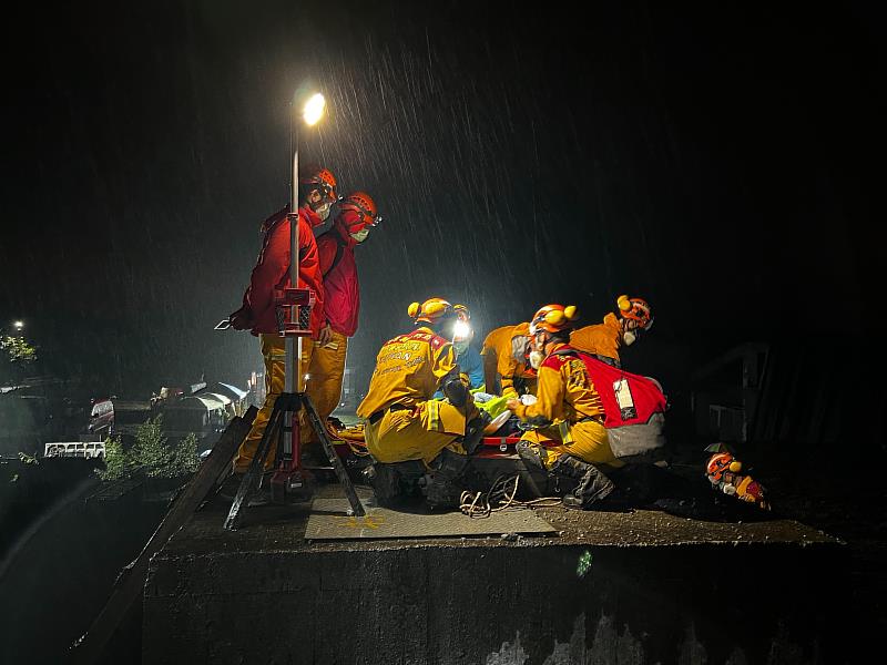 台東縣消防局特種搜救隊通過國內首支中型搜救隊國家認證