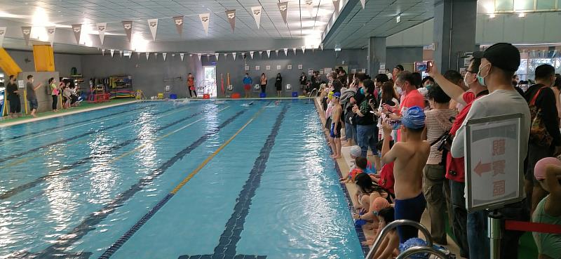 愛運動嘉年華-111年大安熊泳盃游泳錦標賽 帶著孩子來運動，讓孩子愛運動