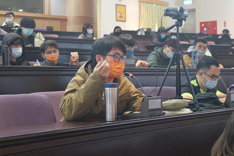 南華大學舉辦創業楷模講座，邀請大吉汽車企業股份有限公司蔡昆憲總經理蒞校演講，學生踴躍發問。