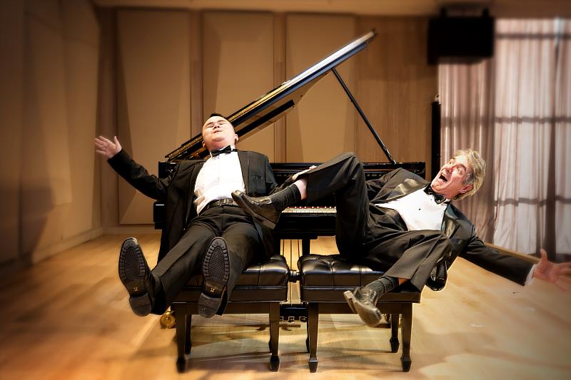 天才鋼琴家許哲誠(左)、美籍音樂教授范德騰(右)的「聲聲不息」說唱音樂會，5月巡演開跑。圖／聯合數位文創提供