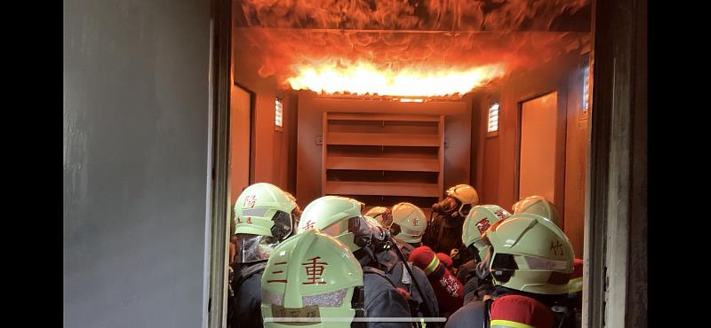 經一個月魔鬼集中訓練，所有學員體、技能都有所提升，於今日順利通過。