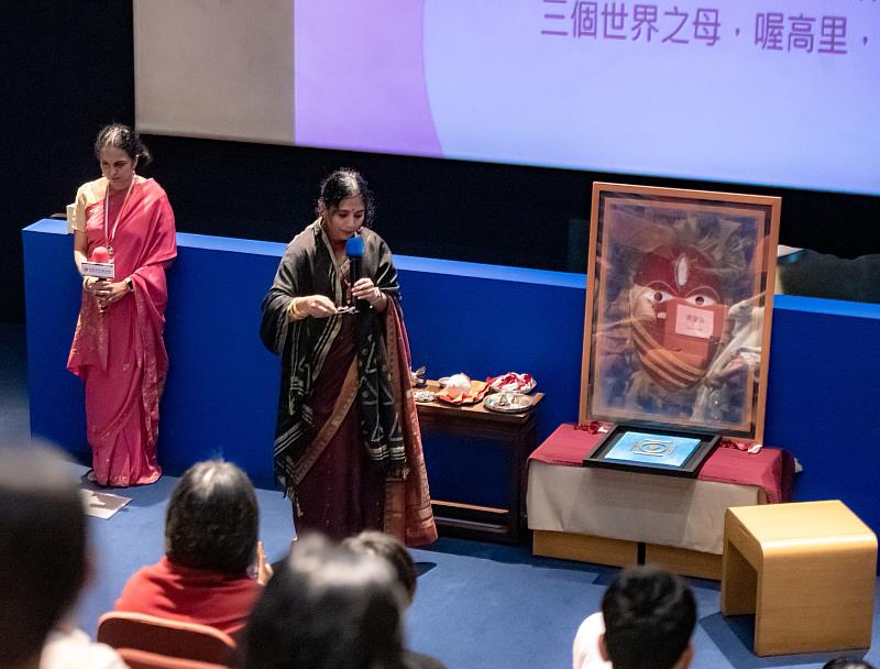 婦女節沙龍式論壇，由神聖的「向女神致敬」祈福儀式揭開序幕。（圖由世界宗教博物館提供）