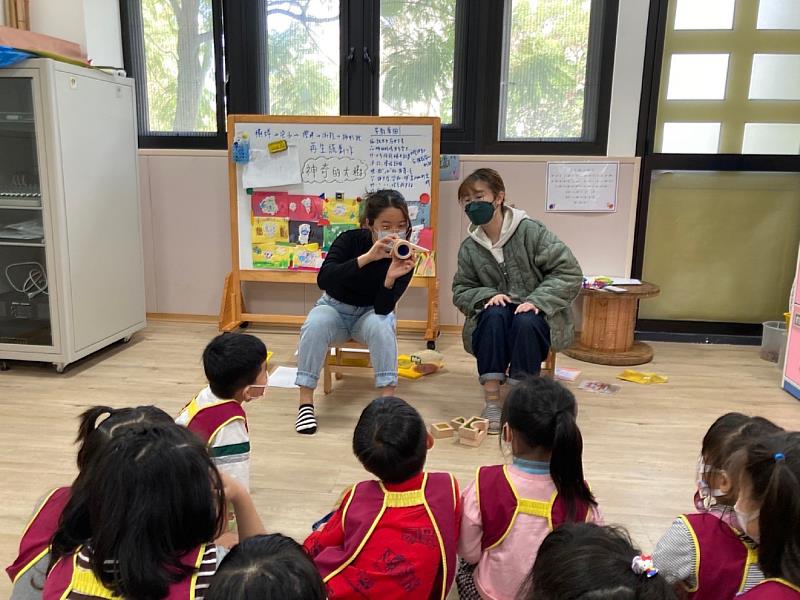 南華大學承接嘉義縣大埔美非營利幼兒園，幼教系學生至幼兒園擔任志工學以致用，累積實務經驗。