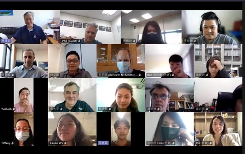 文藻外語大學師生關心俄烏戰爭，近百人參與線上討論會。
