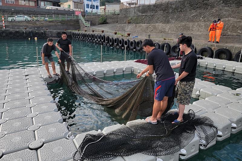 三漁興旺-建置美豔山漁港中間育成基地，海大師生與新北市政府合作力行海洋復育