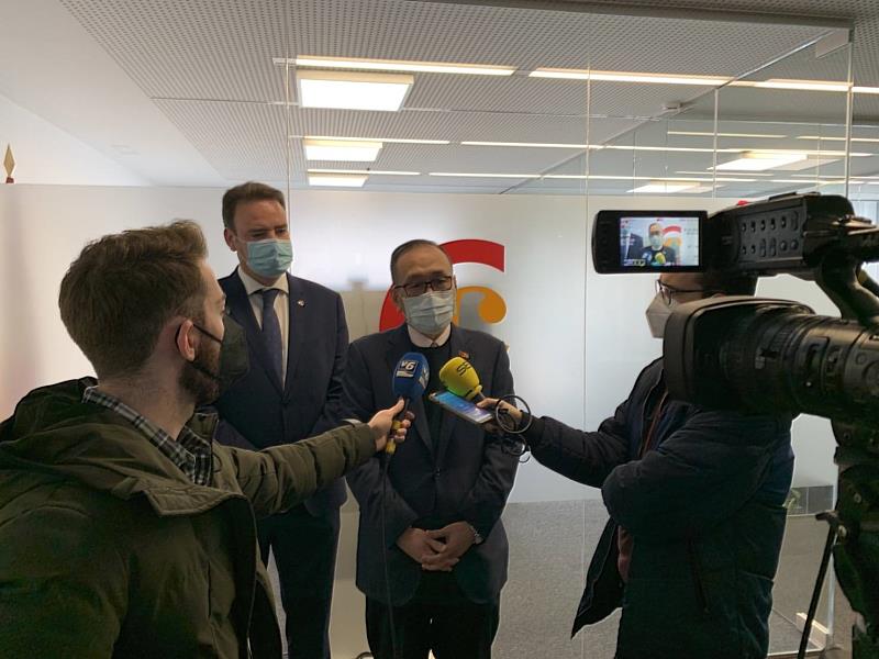 2.	劉大使接受西國「西班牙廣播公司聯播網(SER)」及「Visión 6」電視臺聯訪